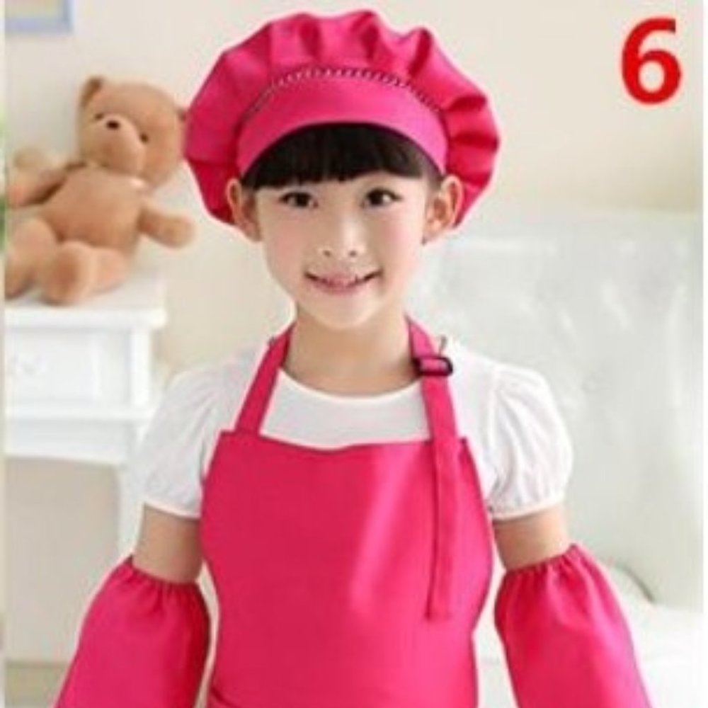 Brand New Kids 4 Piece Apron Set